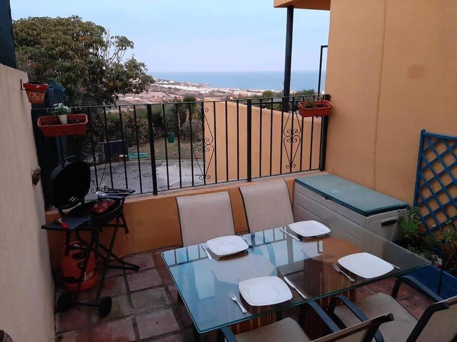 3 Bedroom Home With Amazing Views & Outdoor Spaces Manilva Dış mekan fotoğraf